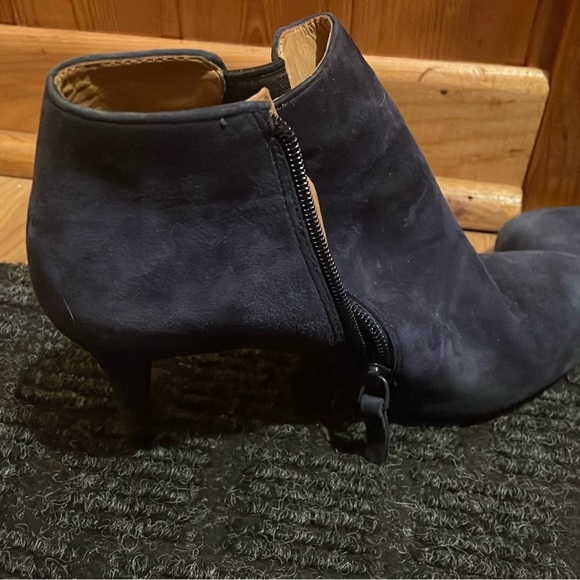 Nine West blue suede boots - Picture 2 of 3